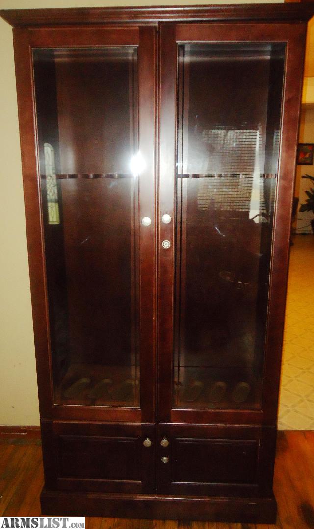 For Sale/Trade: 8 GUN WOOD DISPLAY CABINET MADE BY GANDER MOUNTAIN FOR 