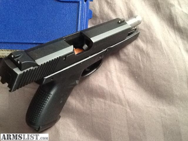 ARMSLIST - For Sale: S&W 40f sigma series with Trijicon night sights ...